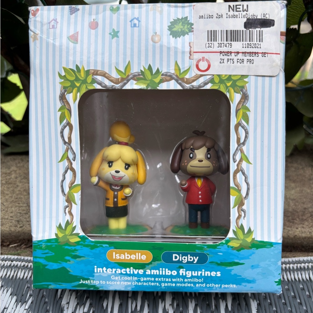 Interactive Amiibo Isabelle and Digby Figures